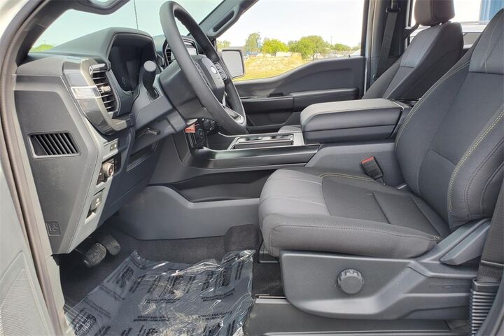 2025 Ford F-150 STX  TX