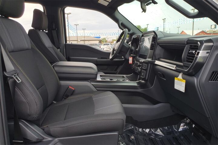 2025 Ford F-150 STX  TX