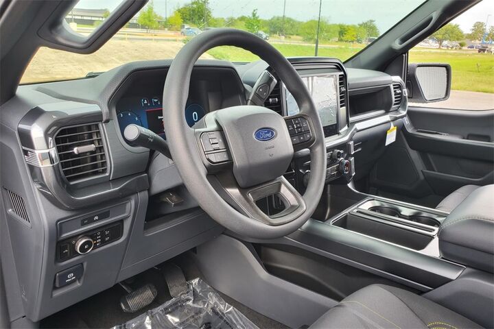 2025 Ford F-150 STX  TX