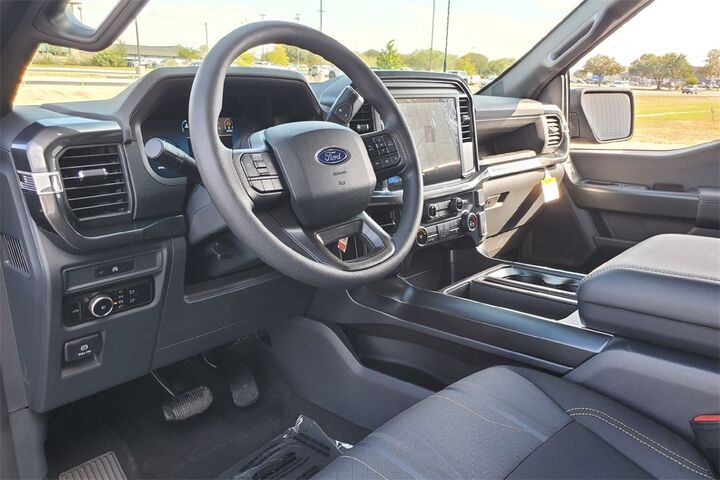 2025 Ford F-150 STX TX 2025 Ford F-150 STX TX
