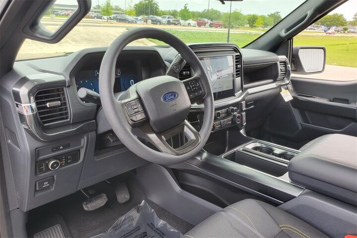 2025 Ford F-150 STX  TX
