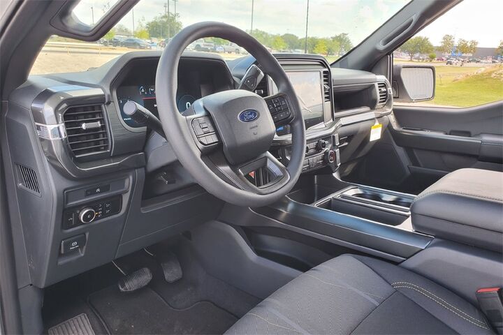 2025 Ford F-150 STX  TX 2025 Ford F-150 STX  TX