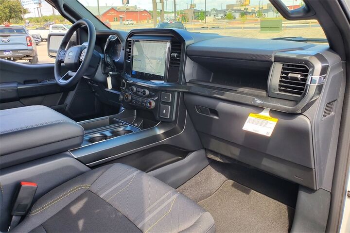 2025 Ford F-150 STX  TX 2025 Ford F-150 STX  TX