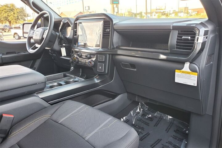 2025 Ford F-150 STX  TX