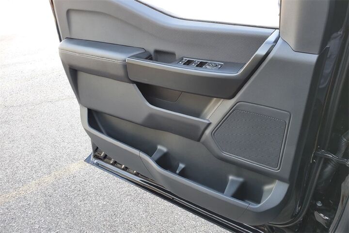 2025 Ford F-150 STX  TX