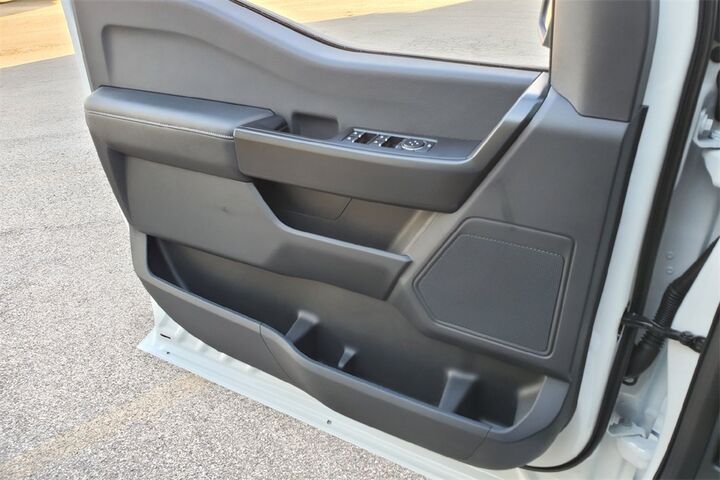 2025 Ford F-150 STX  TX