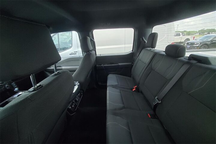 2025 Ford F-150 STX  TX