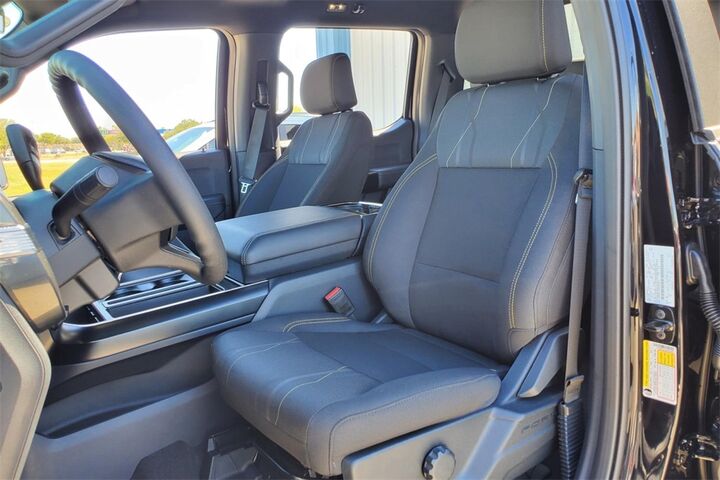 2025 Ford F-150 STX  TX