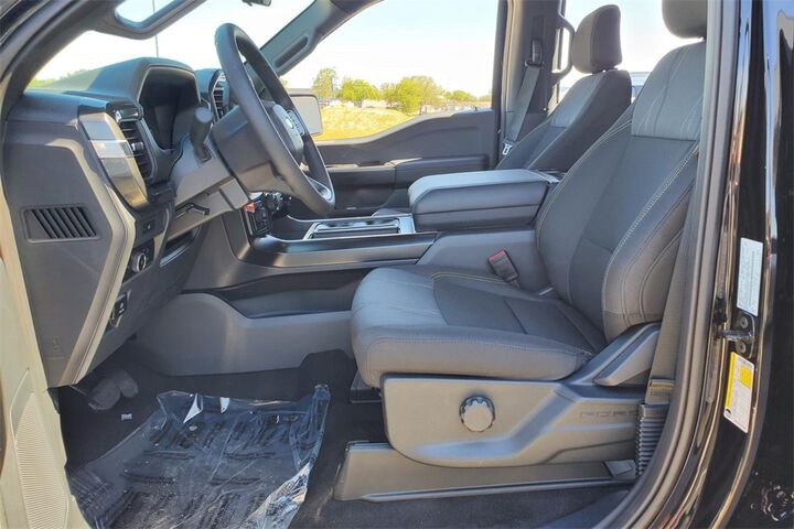 2025 Ford F-150 STX  TX