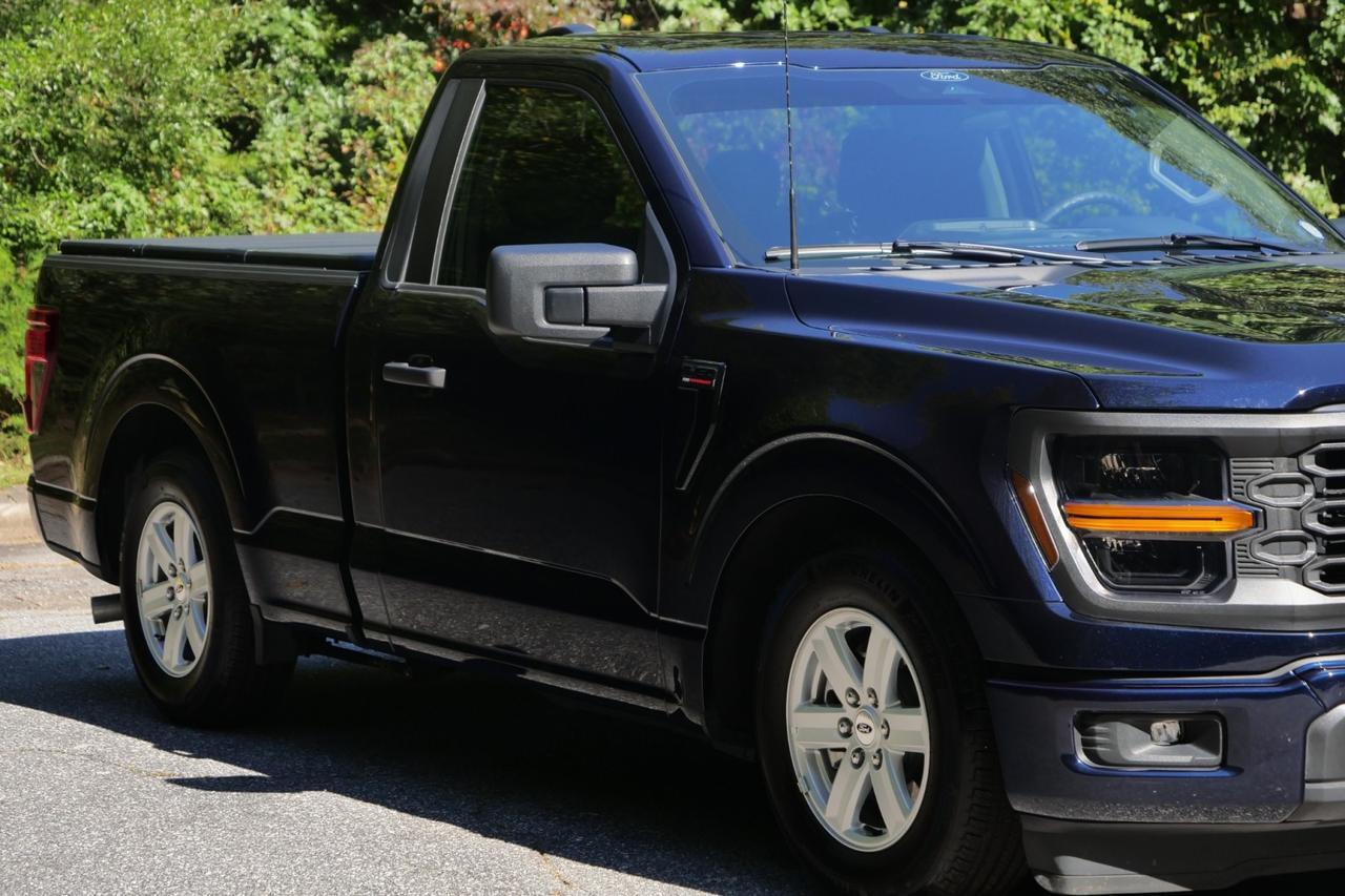 2025 Ford F-150 XL 4X4 / Antimatter Blue / 5.0L V8 / Leather Seating Lincolnton NC