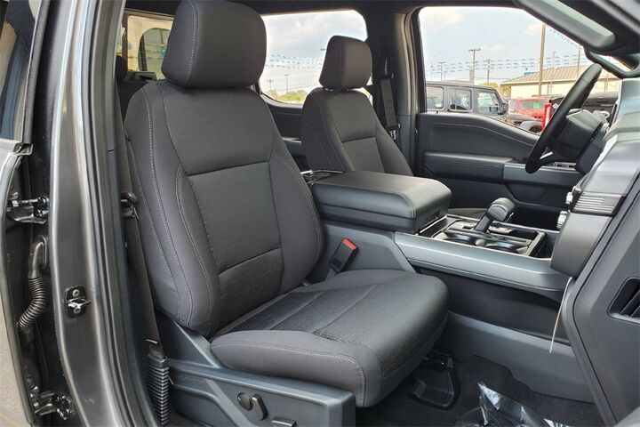 2025 Ford F-150 XLT TX 2025 Ford F-150 XLT TX