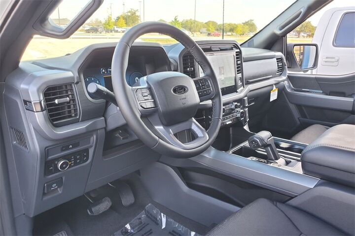 2025 Ford F-150 XLT  TX