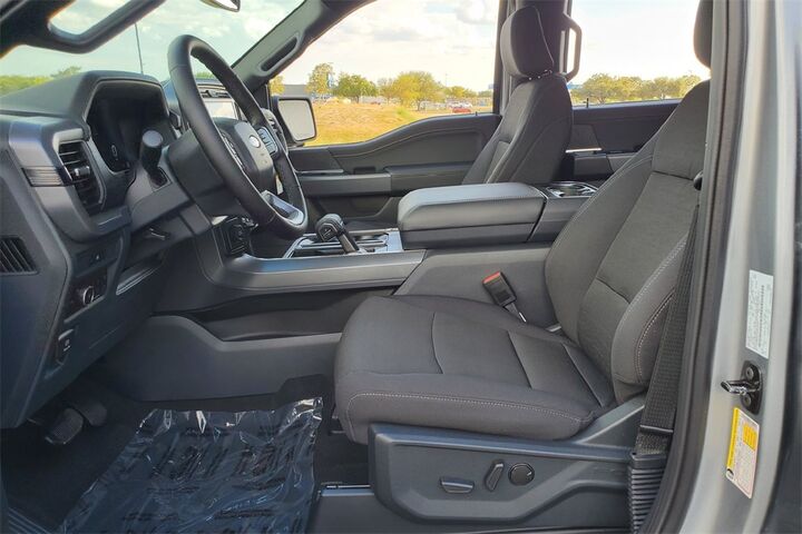 2025 Ford F-150 XLT TX 2025 Ford F-150 XLT TX