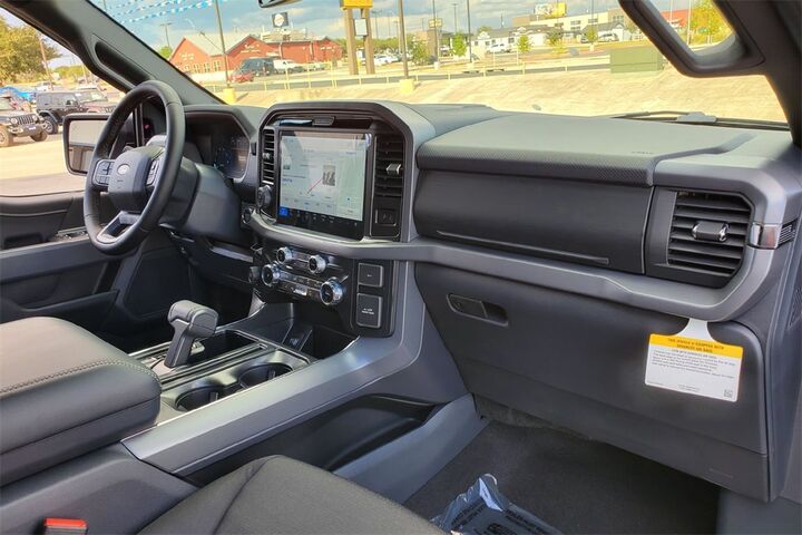 2025 Ford F-150 XLT  TX