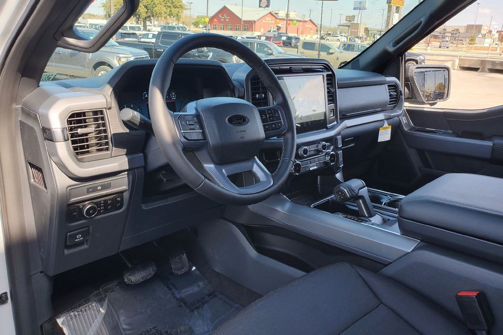 2025 Ford F-150 XLT Hondo TX