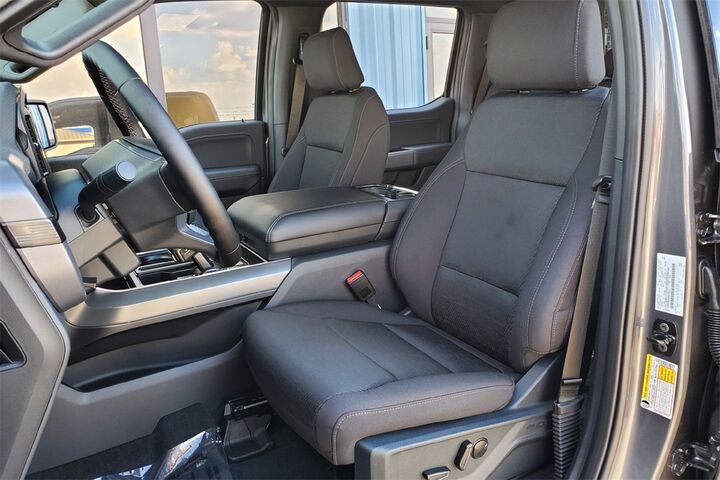 2025 Ford F-150 XLT  TX