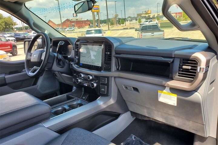 2025 Ford F-150 XLT  TX