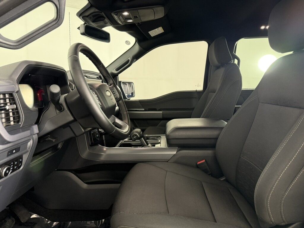 2025 Ford F-150 XLT 4WD w/Black Appearance SuperCrew 5.5' Box Maumee OH