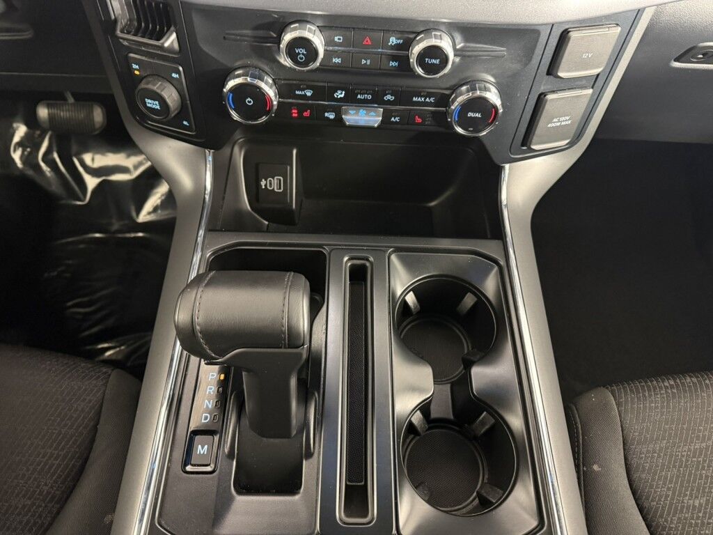 2025 Ford F-150 XLT Black Appearance pkg 4WD SuperCrew 5.5' Box Maumee OH