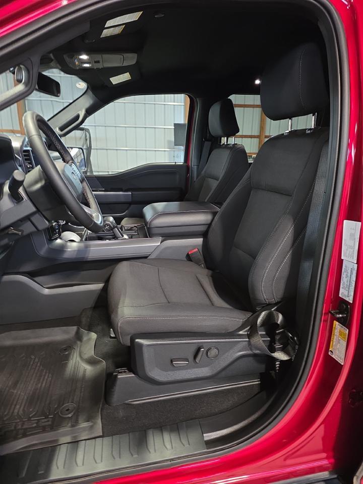 2025 Ford F-150 XLT Sand Lake NY
