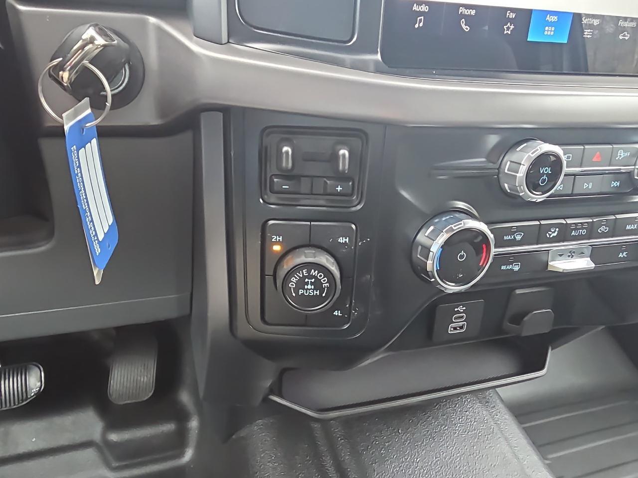2025 Ford F-150 XLT Sand Lake NY