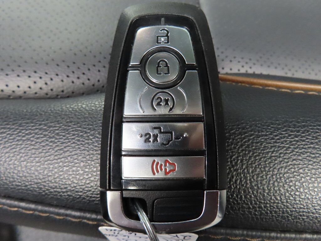 2025 Ford F-250 Super Duty 4x4 Crew Cab Lariat Fond du Lac WI