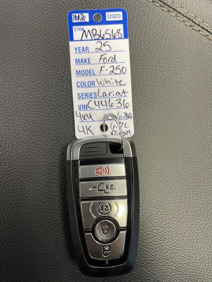 2025 Ford F-250 Super Duty 4x4 Crew Cab Lariat Minocqua WI