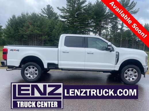 2025_Ford_F-250 Super Duty_4x4 Crew Cab Lariat_ Fond du Lac WI