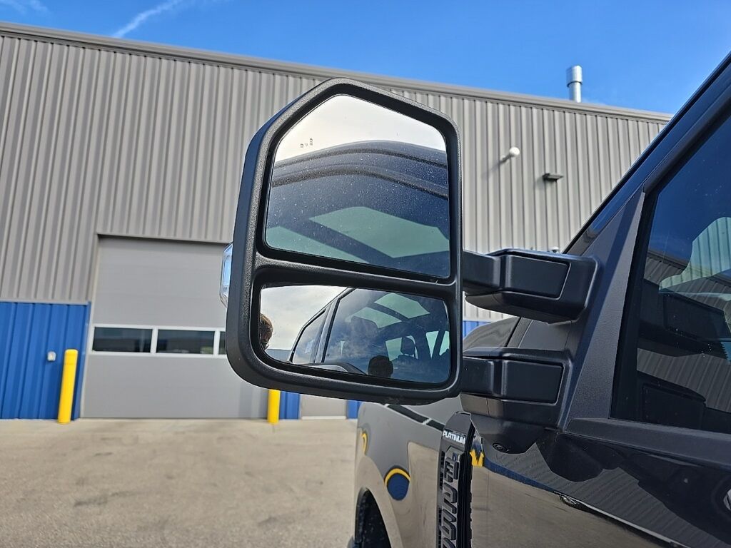 2025 Ford F-250 Super Duty 4x4 Crew Cab Platinum Fond du Lac WI