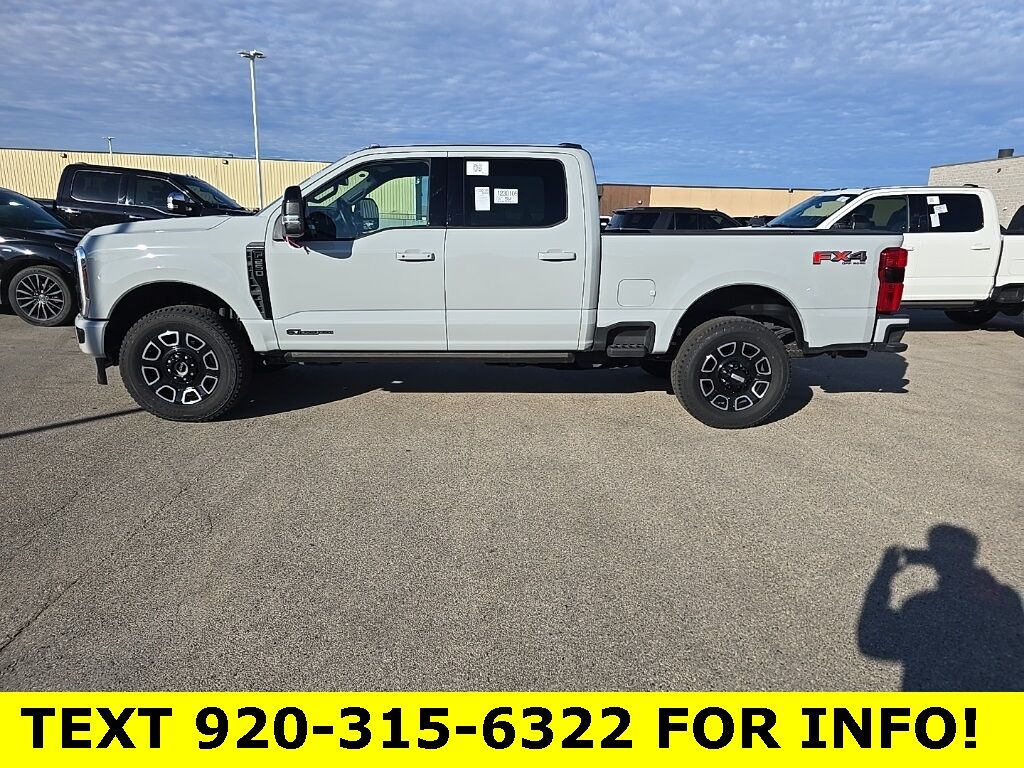 2025 Ford F-250 Super Duty 4x4 Crew Cab Platinum Fond du Lac WI