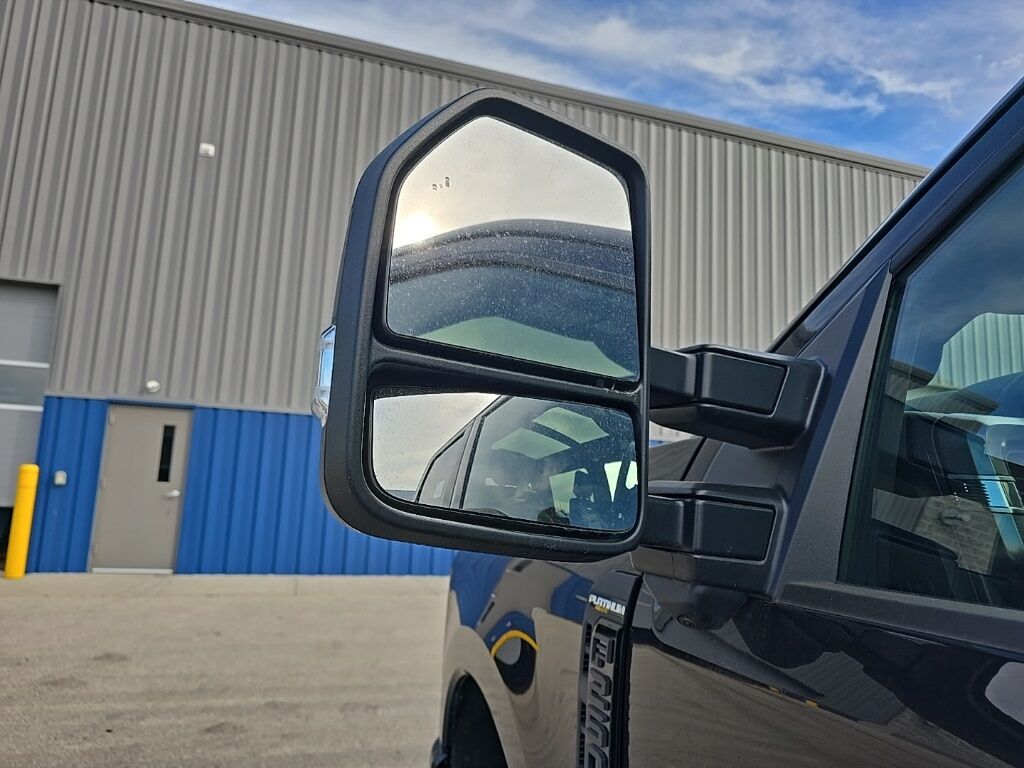 2025 Ford F-250 Super Duty 4x4 Crew Cab Platinum Fond du Lac WI