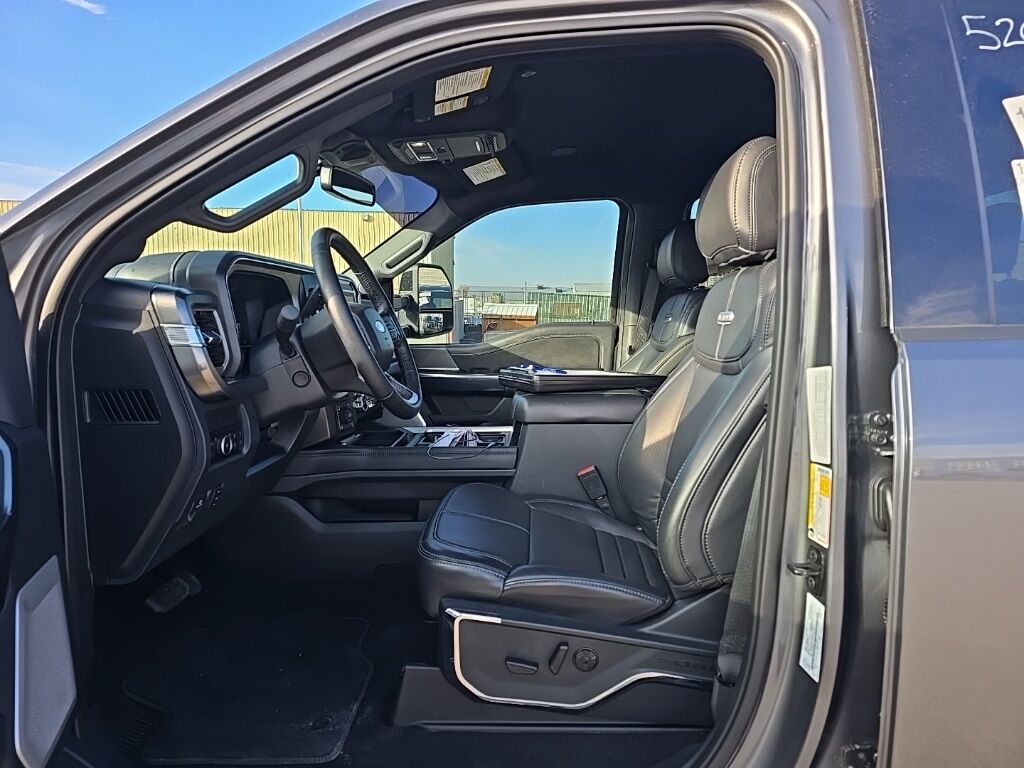 2025 Ford F-250 Super Duty 4x4 Crew Cab Platinum Fond du Lac WI