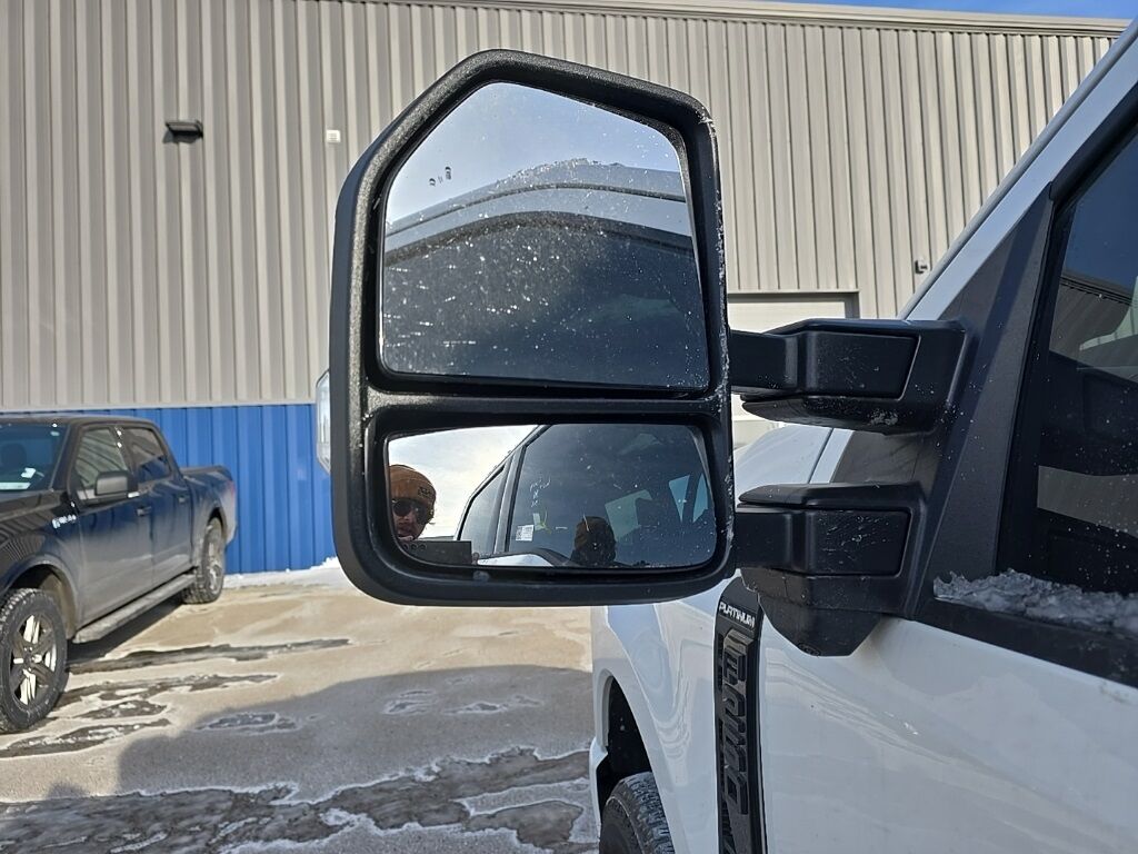 2025 Ford F-250 Super Duty 4x4 Crew Cab Platinum Fond du Lac WI