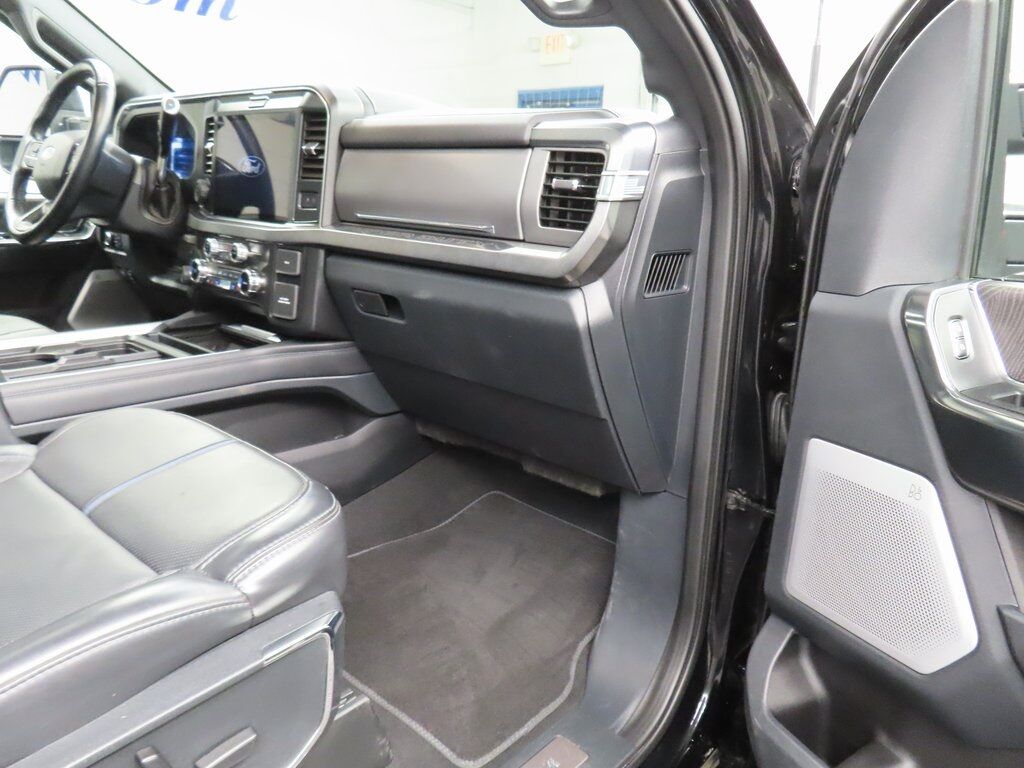 2025 Ford F-250 Super Duty 4x4 Crew Cab Platinum Fond du Lac WI