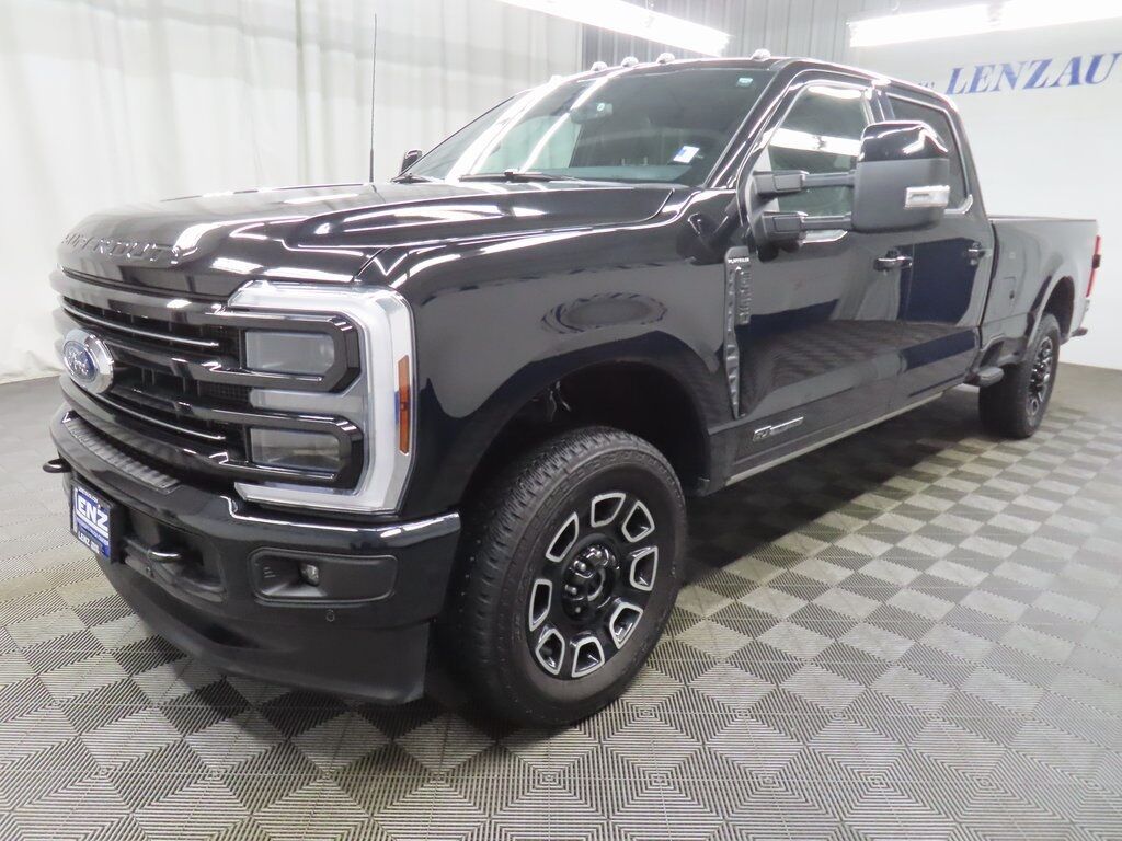 2025 Ford F-250 Super Duty 4x4 Crew Cab Platinum Fond du Lac WI