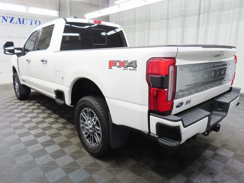 2025 Ford F-250 Super Duty 4x4 Crew Cab Platinum Fond du Lac WI