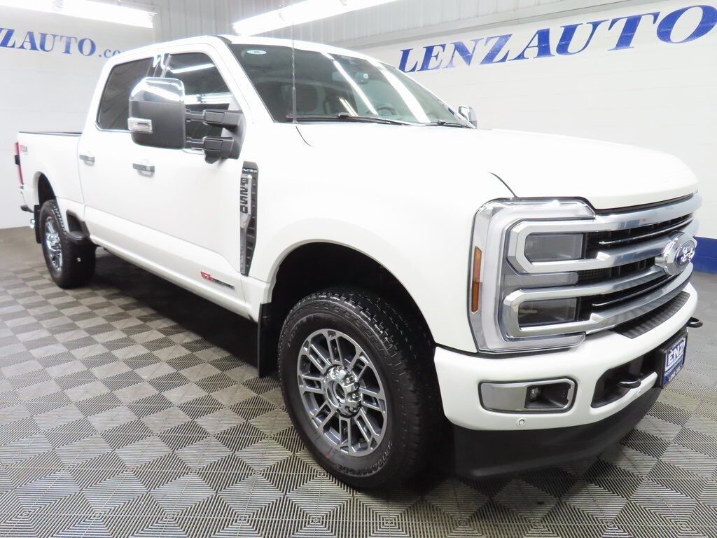 2025 Ford F-250 Super Duty 4x4 Crew Cab Platinum Fond du Lac WI