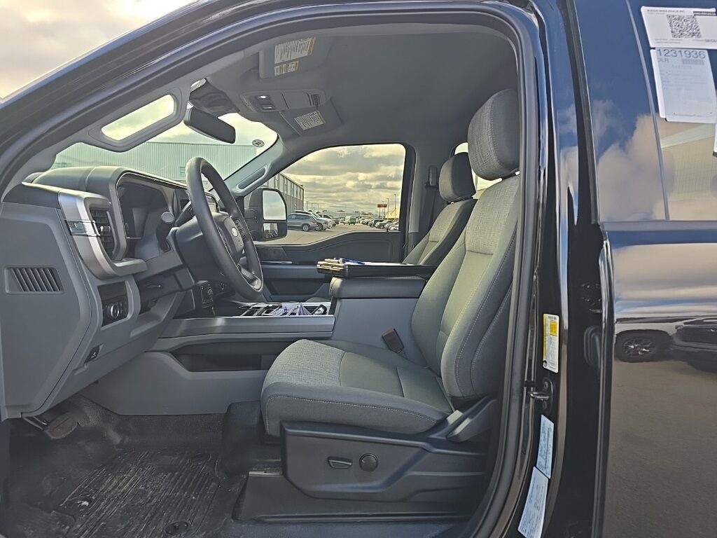 2025 Ford F-250 Super Duty 4x4 Crew Cab XLT Fond du Lac WI