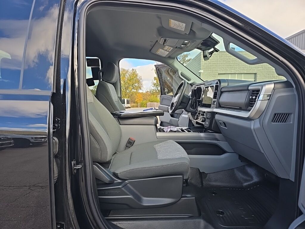 2025 Ford F-250 Super Duty 4x4 Crew Cab XLT Fond du Lac WI