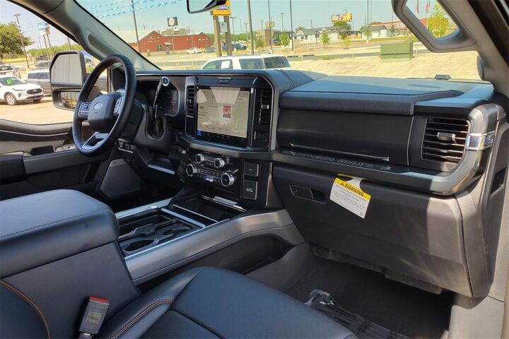 2025 Ford F-250SD Lariat  TX