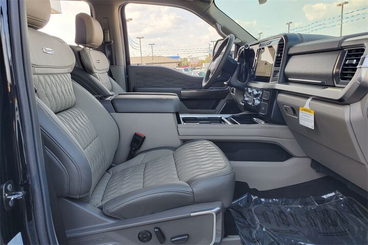 2025 Ford F-250SD Platinum  TX
