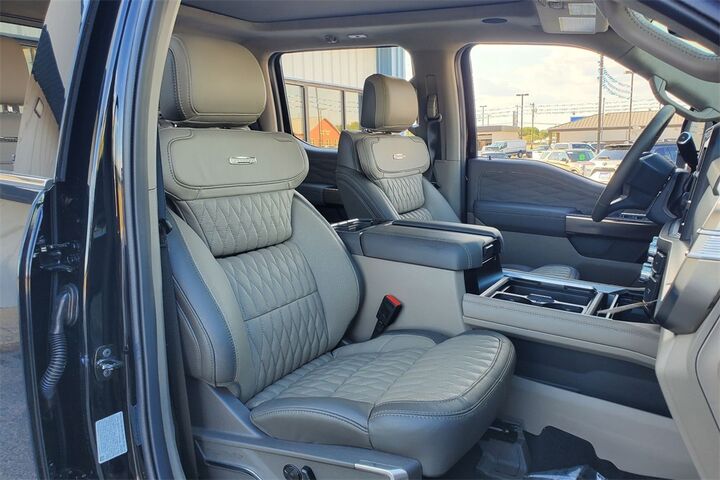 2025 Ford F-250SD Platinum  TX