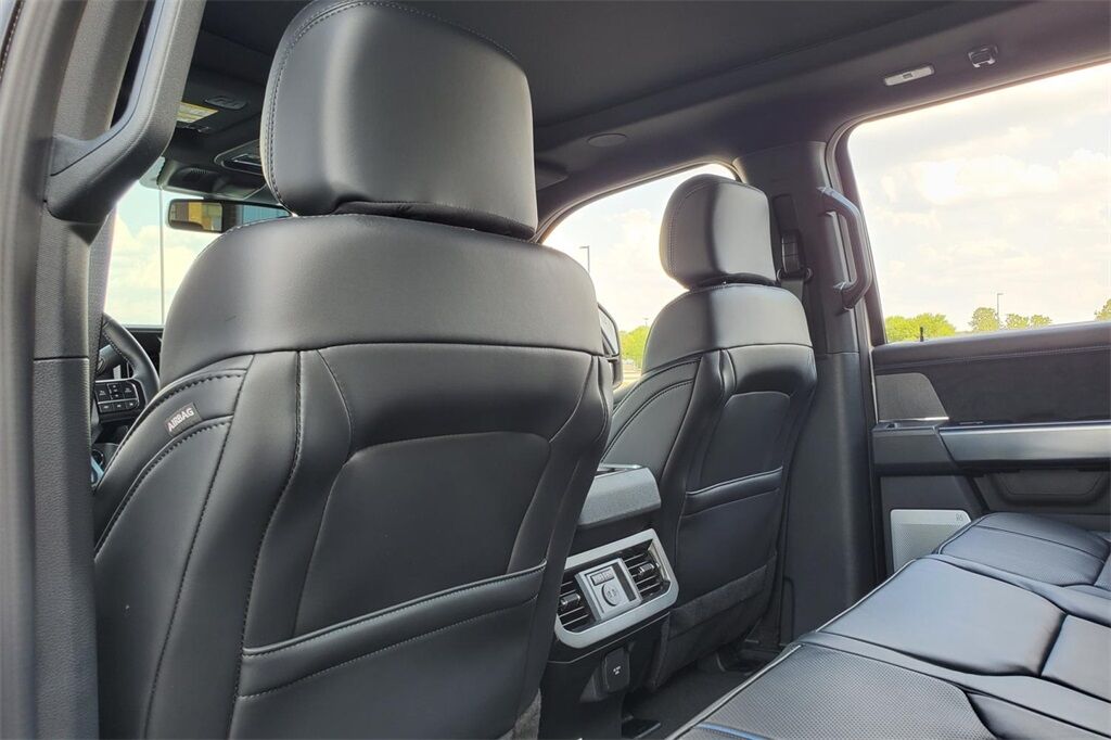 2025 Ford F-250SD Platinum Hondo TX