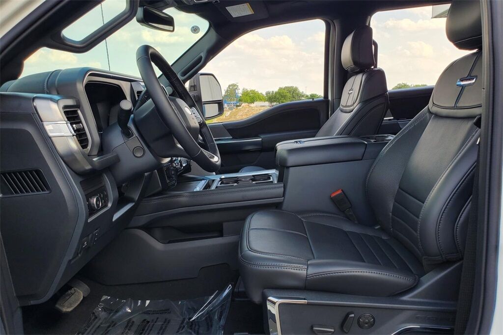 2025 Ford F-250SD Platinum Hondo TX