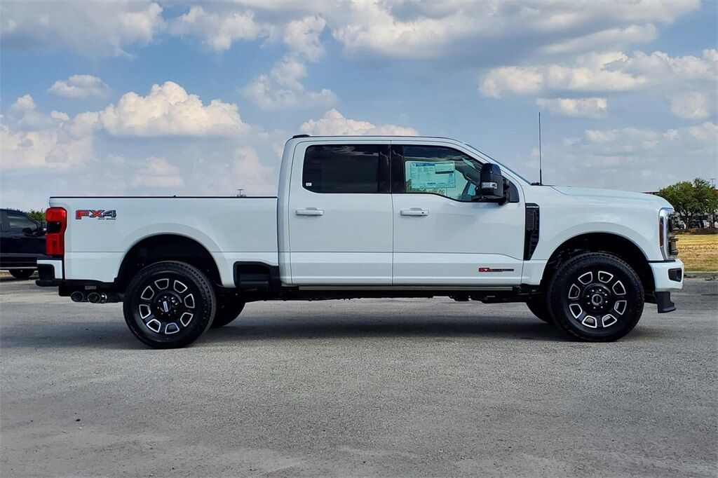 2025 Ford F-250SD Platinum Hondo TX