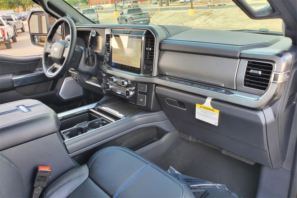 2025 Ford F-250SD Platinum Hondo TX