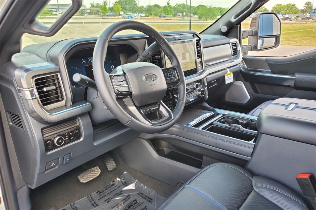 2025 Ford F-250SD Platinum Hondo TX