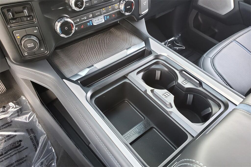 2025 Ford F-250SD Platinum Hondo TX