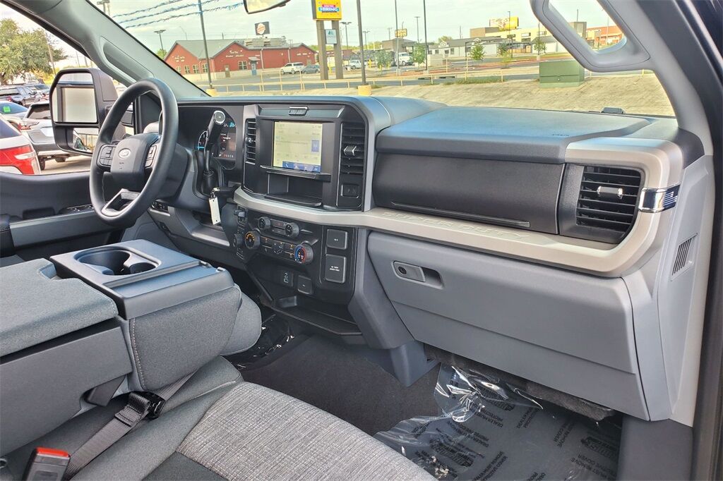 2025 Ford F-250SD XLT Hondo TX
