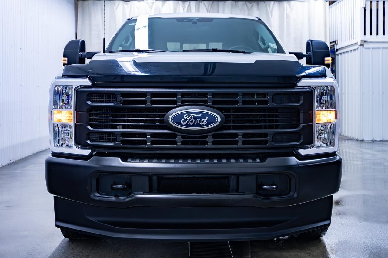 2025 Ford F-350 4x4 Crew Cab XL Longbox Diesel Bcam Red Deer AB